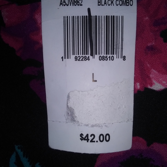 NWT "Derek Hart" black floral 3/4 sleeve blouse - Picture 9 of 9